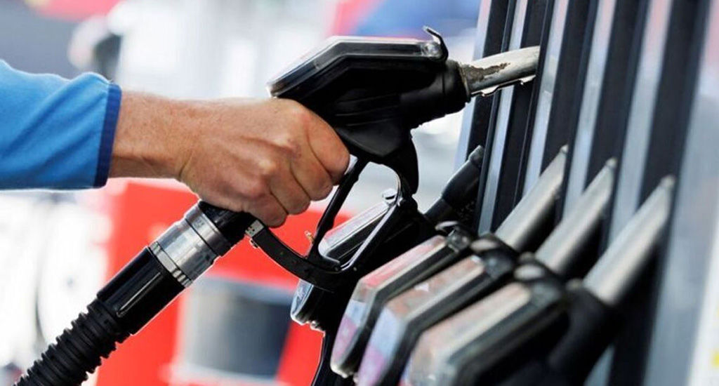 سرنوشت سهمیه بنزین در تعویض پلاک؛ آیا کارت سوخت خودروهای کارکرده باطل می‌شود؟