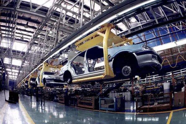 تصویب بسته حمایت از خودروسازان و زنجیره تأمین؛ افزایش ۴۰ همتی سقف اعتباری ایران‌خودرو و سایپا