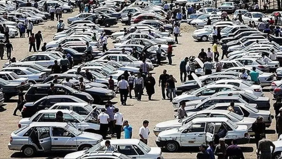 تحلیل جدید نایب‌رئیس اتحادیه فروشندگان خودرو | بازار خودرو در رکود کامل نیست